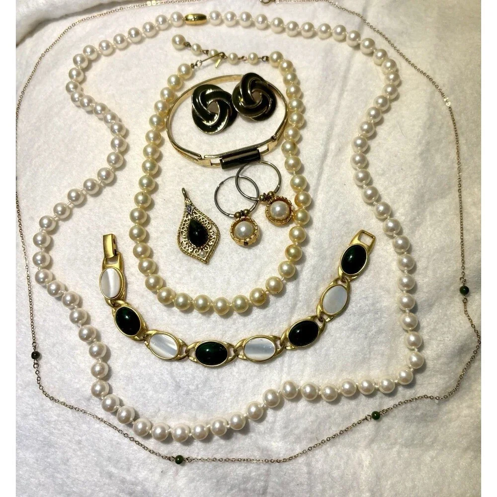 Vintage Green Faux Pearl Jewelry Lot Gold Tone Necklace Bracelet Earrings Glass